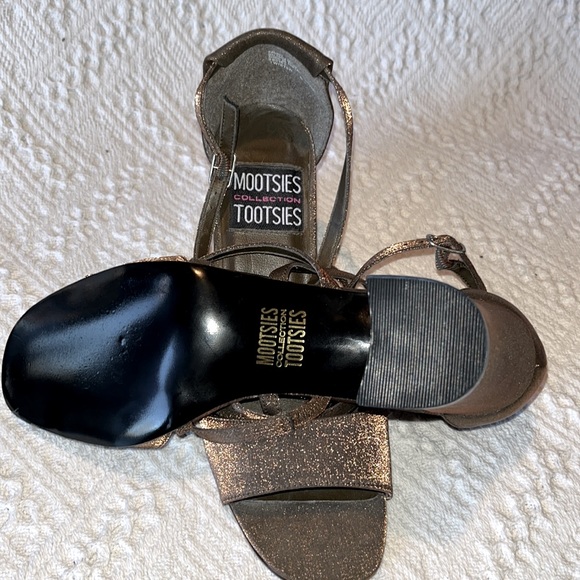 Mootsies Tootsies Collection Sparkly Bronze Fabric Sandals 6.5 M - Picture 8 of 8